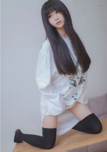 她扒下内裤让我爽了一夜动漫